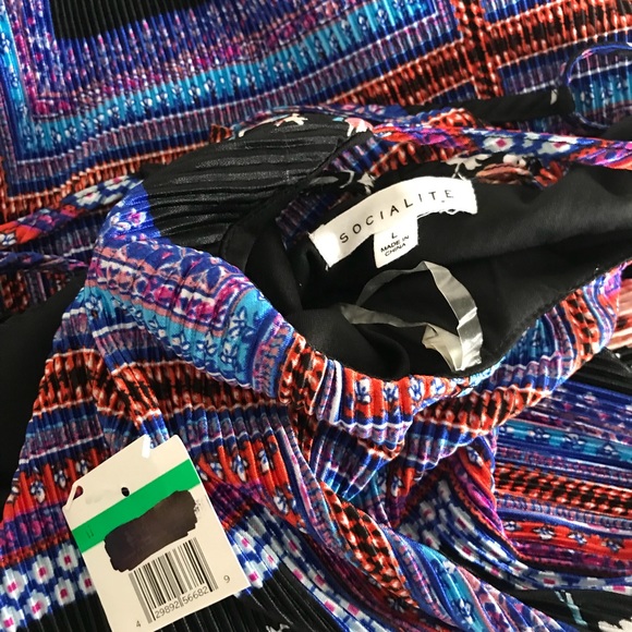 Socialite dress - Picture 3 of 4